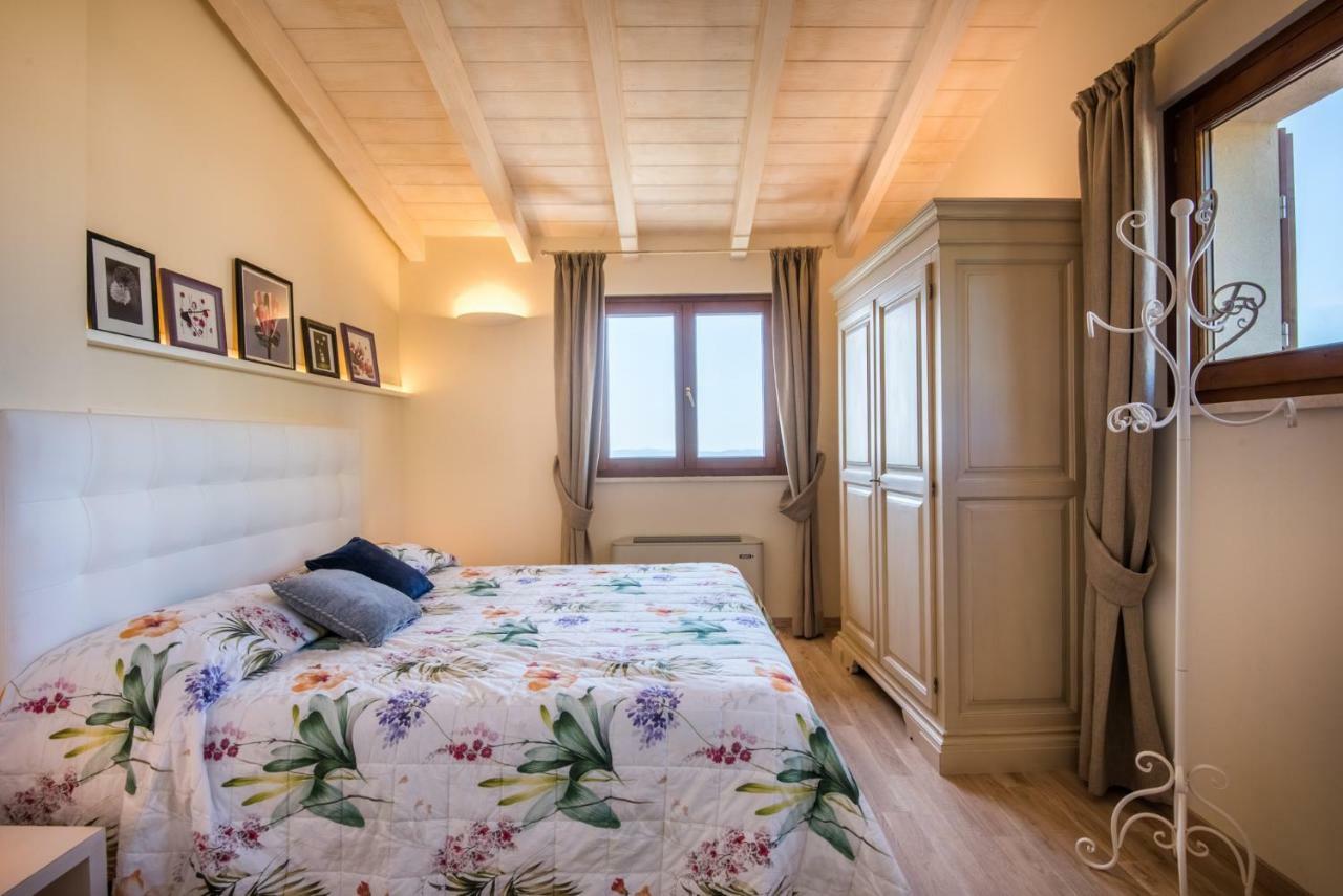 Casa Vacanze Squarcialupi Кастелина ин Шианти Экстерьер фото