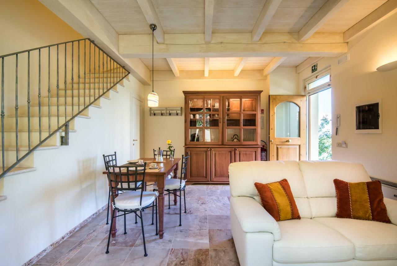 Casa Vacanze Squarcialupi Кастелина ин Шианти Экстерьер фото