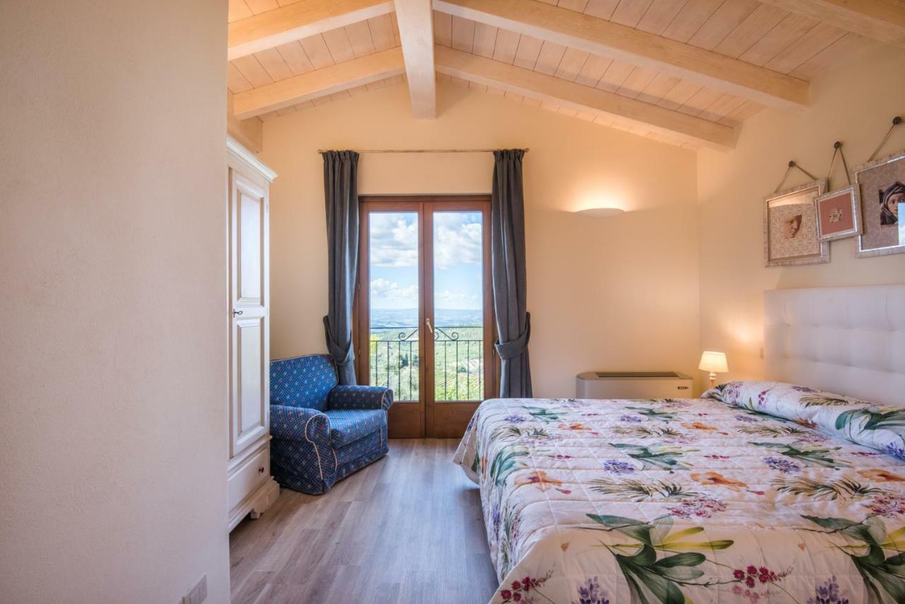 Casa Vacanze Squarcialupi Кастелина ин Шианти Экстерьер фото