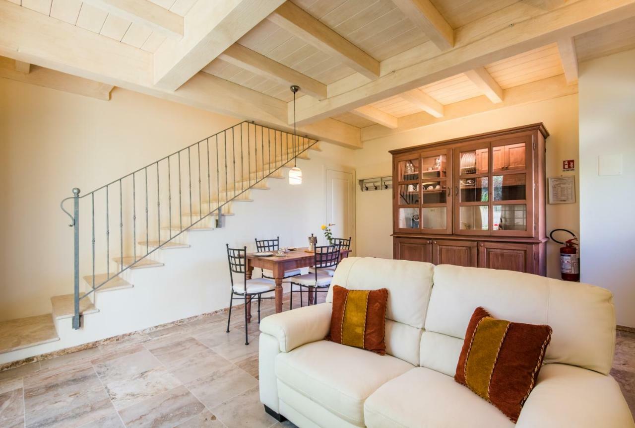 Casa Vacanze Squarcialupi Кастелина ин Шианти Экстерьер фото
